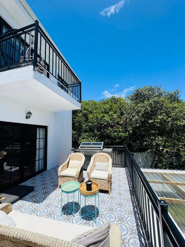 5 Bedroom Property for Sale in Sandbaai Western Cape